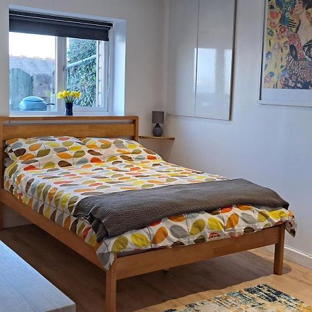 Modern Studio Apartment With Outstanding Views, Sleeps 2 Newlyn Exteriér fotografie